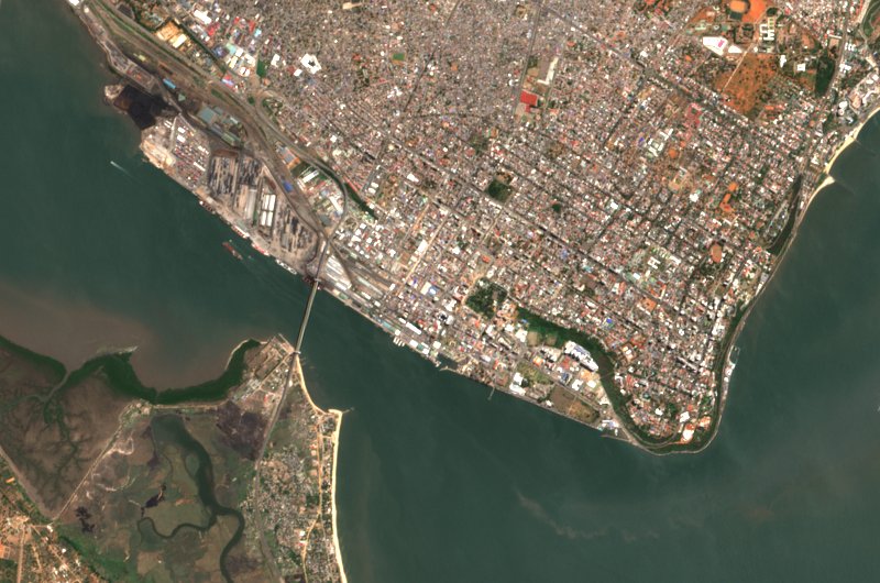 Satellite view of Maputo port and the bay, where the railway from Ressano Garcia ends.